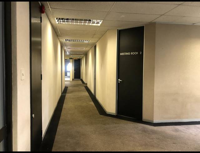 639M² OFFICE TO LET IN HYDE PARK